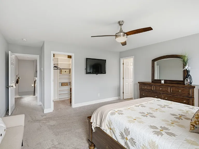 313 Cloverbrook Way — Photo 17