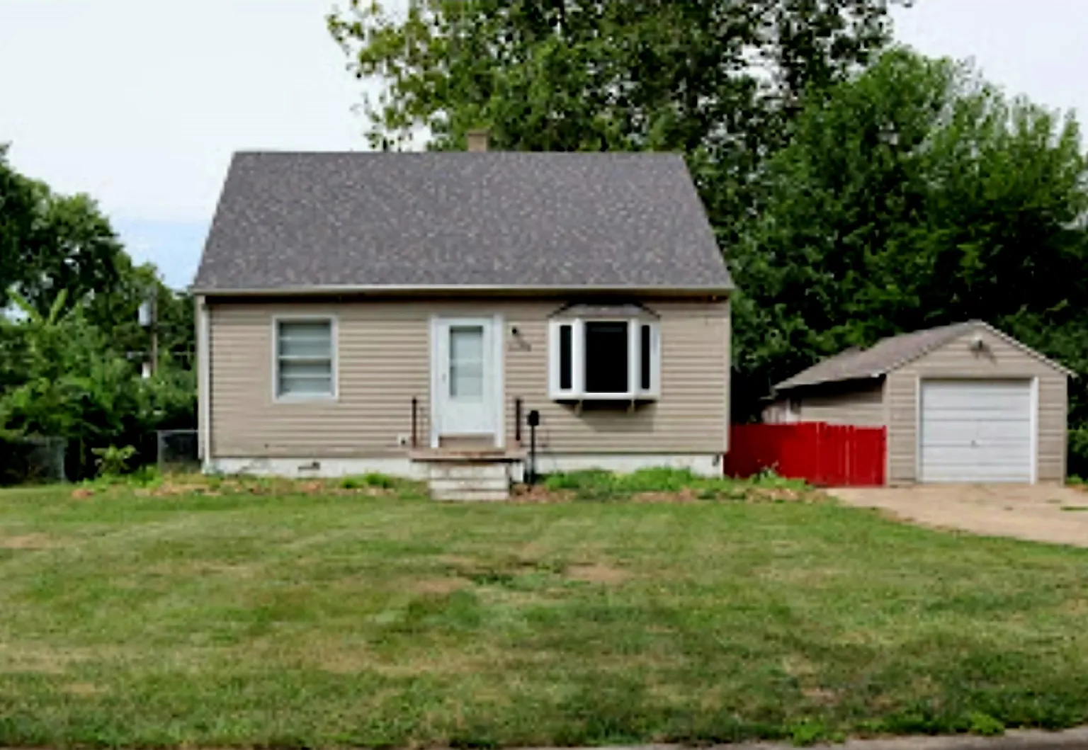 1403 Winding Ln photo 1