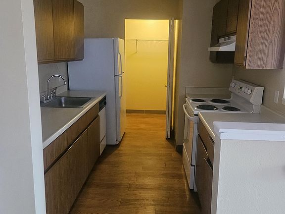 3rd image of 4501 Boardwalk Dr #15075298