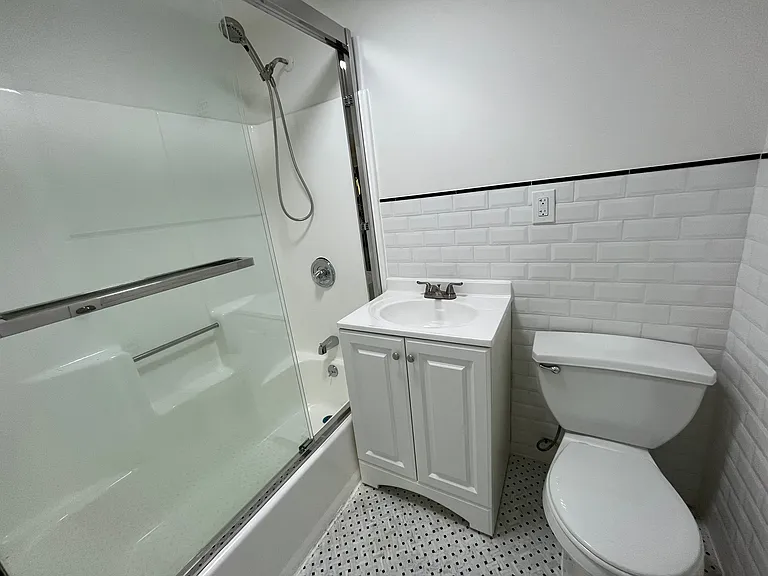 300 E 96th St #2A — Photo 8