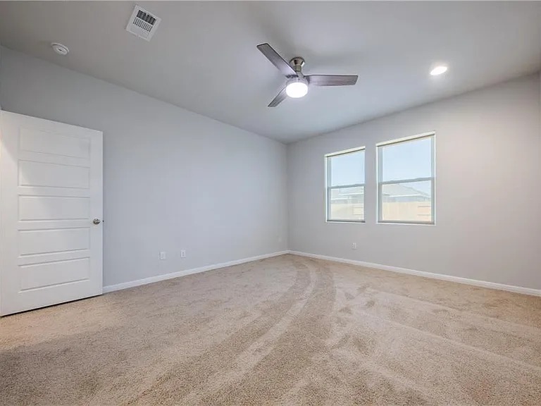 204 Cold Spring Loop — Photo 14