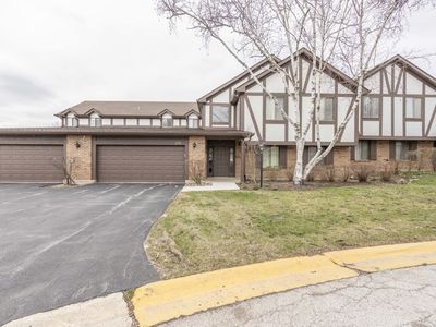 370 Springlake Ln APT B, Aurora, IL, 60504