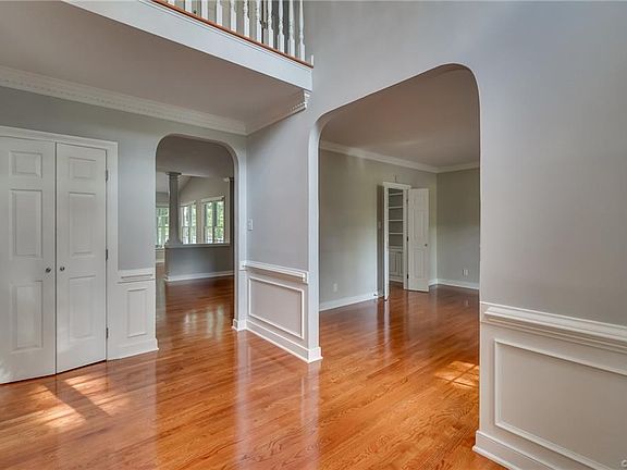 5th image of 9105 Stephens Manor Dr
