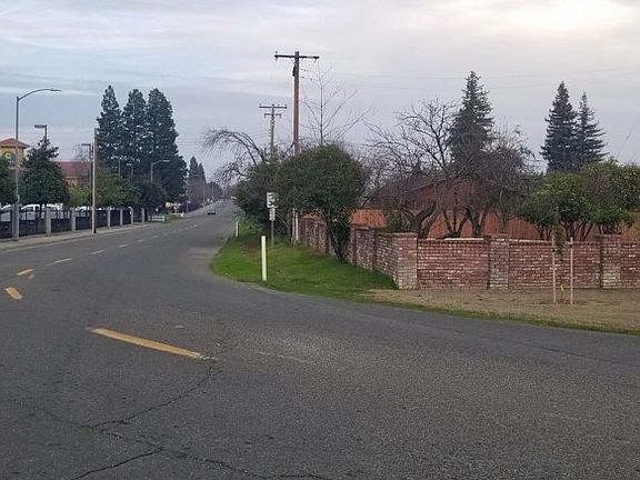 4th image of 5050 Tyler St