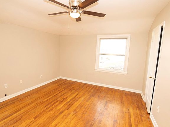 3rd image of 3936 Gary Ave