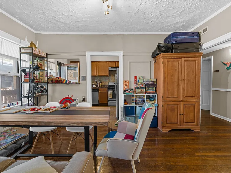 3501 N Pine Grove Ave — Photo 13