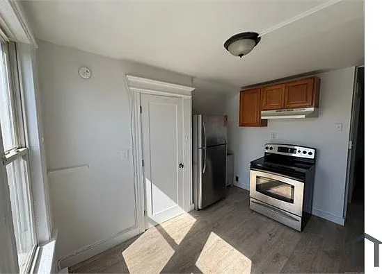 10 Beatrice St #3 — Photo 11