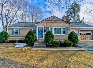 118 River Rd, Agawam, MA 01001