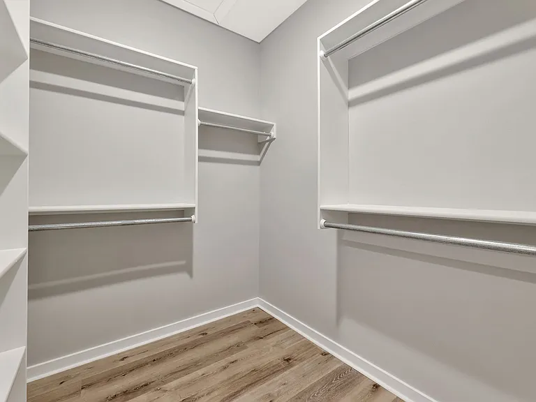 1023 S Edwards St #200 — Photo 2