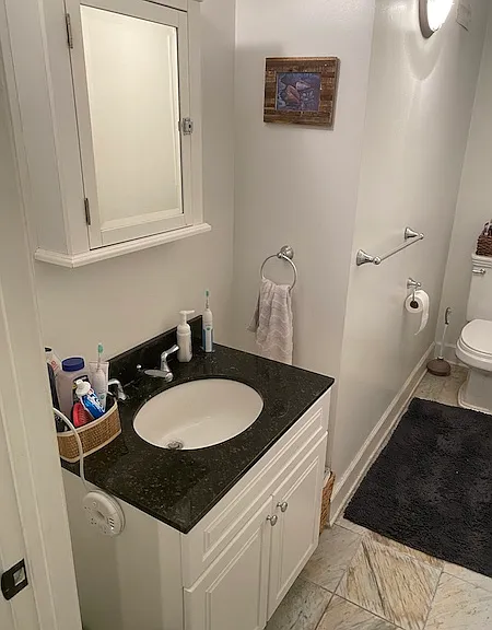 1032 W Oakdale Ave #G — Photo 11