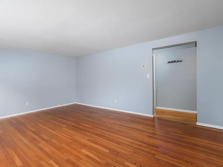 11 Brookwood Ln #24 — Photo 6