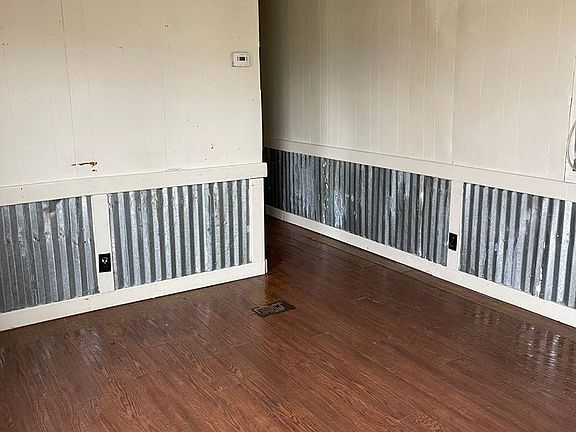 4th image of 315 W Pine St