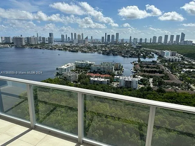 16385 Biscayne Blvd #7 — Photo 26