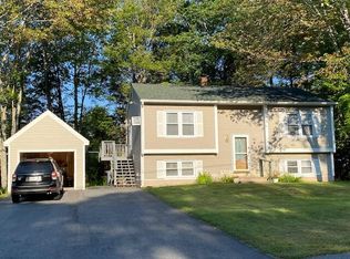 22 Patricia Dr, Topsham, ME 04086