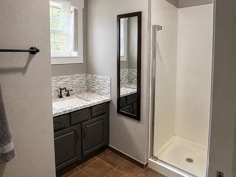 915 S Jefferson St — Photo 16