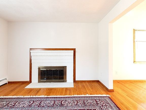 5th image of 2 Marigold Ave