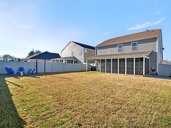 5th image of 102 Preservation Dr