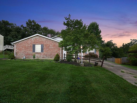 3rd image of 3827 Quadrant Dr