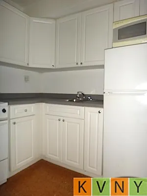 Rented by KVNY Soho | media 52