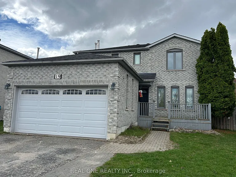 19 Blair Cres — Photo 3