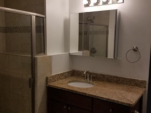 2nd image of 735 Griswold St #602
