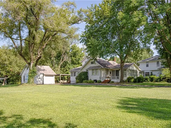 8006 Manning Ave, Raytown, MO 64138