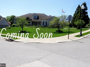 523 Hamlet Dr W, Spring Grove, PA 17362