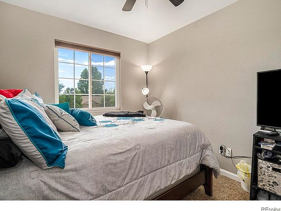 5th image of 2833 W E Street