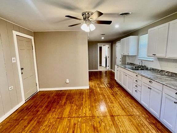 5th image of 4109 Beverly Dr