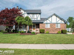 46424 Pat St, Chesterfield, MI 48051