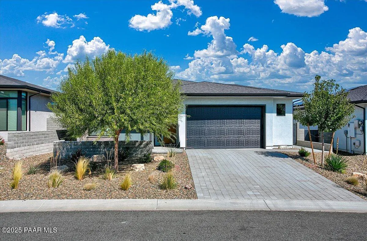3 bed, 2.0 bath, 1500 sqft, $2,695 — Photo 2