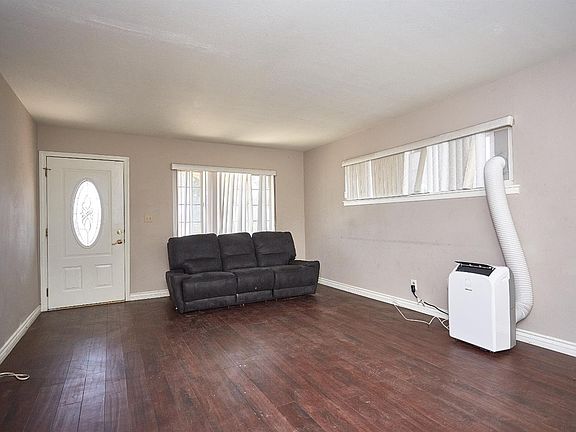 3rd image of 16180 Del Norte Dr