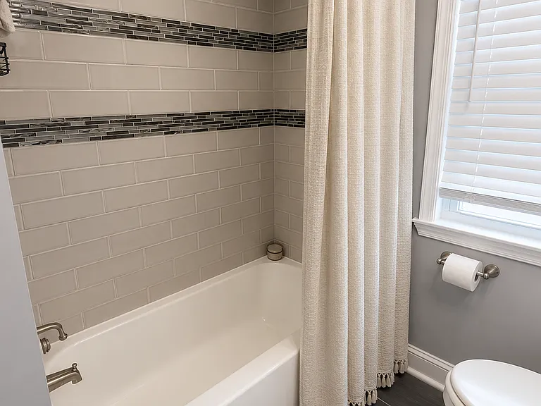 1216 E Cold Spring Ln — Photo 6