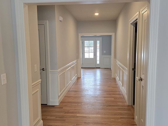 4th image of 39 Liberty Ln