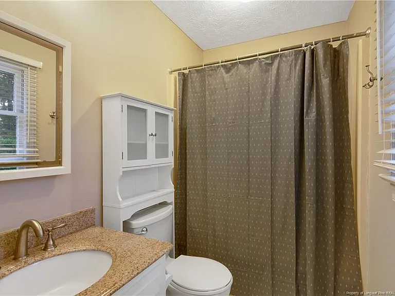 405 Bannerman Ct — Photo 25