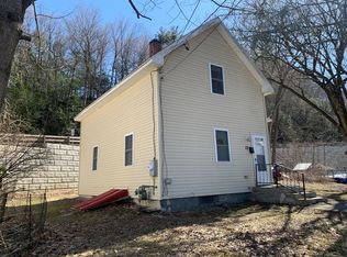 13 River St, Greenfield, MA 01301