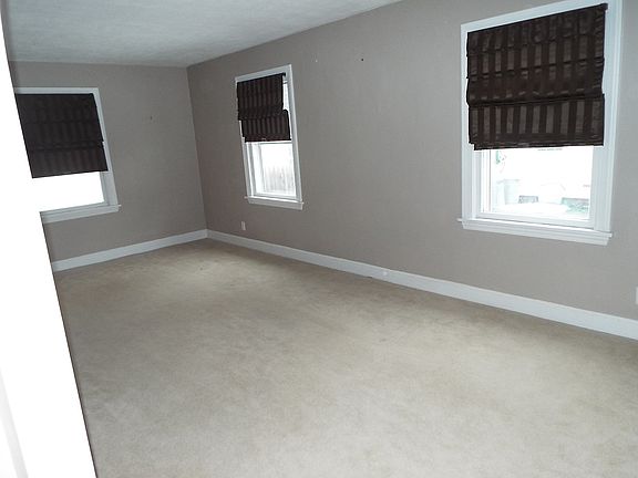 3rd image of 184 Fort Hill Ave