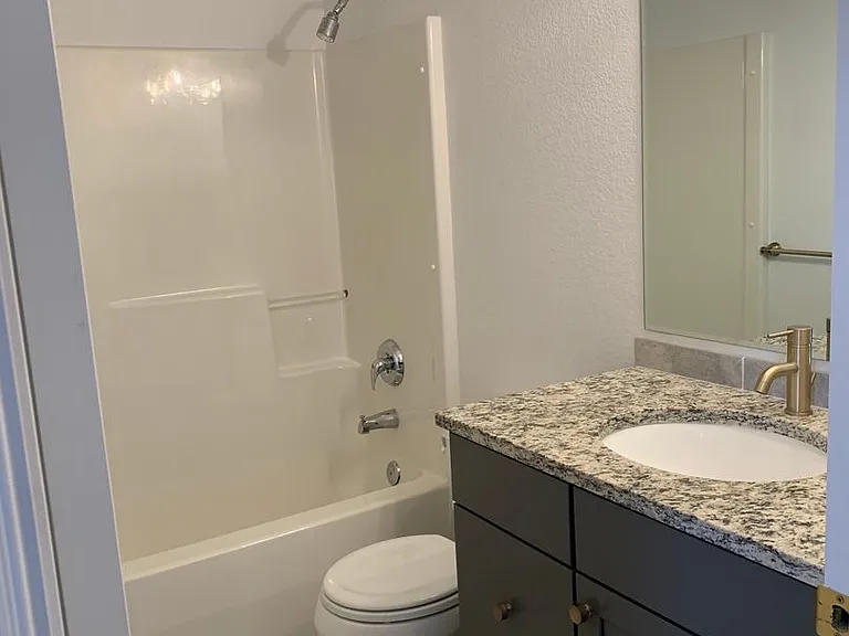 100 Stonegate Dr — Photo 10