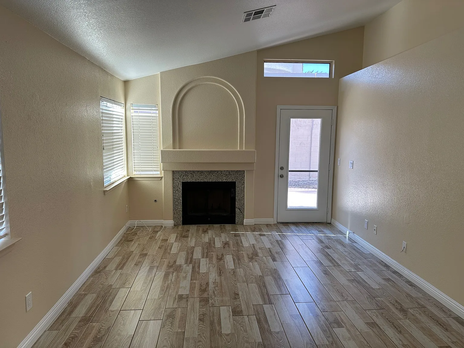 3 bed, 1524 sqft, $1,975 — Photo 4