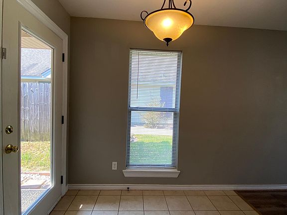 5th image of 6535 Westwood Village Dr