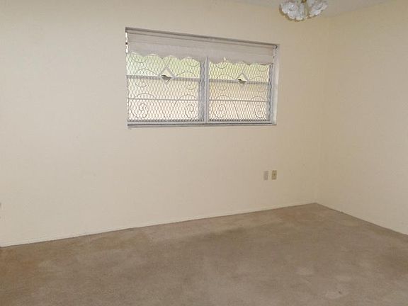 4th image of 3551 NE 169th St APT 211