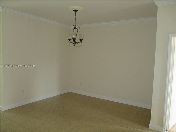 4th image of 2741 NE 4th St Unit 203