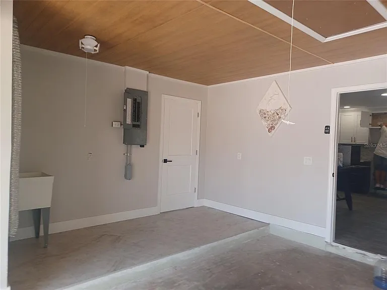 120 Causeway Blvd — Photo 20