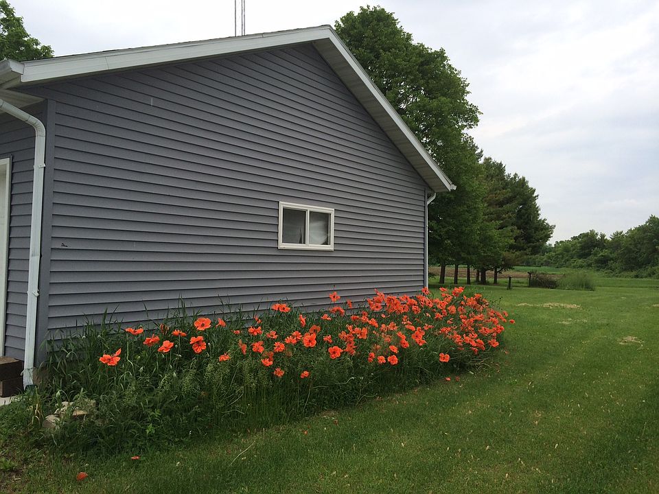 2nd image of N3299 Oak Center Rd