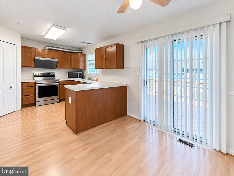 3335 Hollow Ct — Photo 4