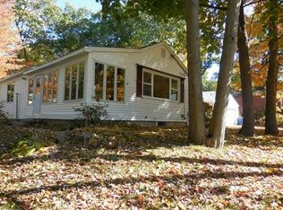 318 Woodmont St, West Springfield, MA 01089