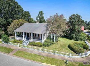 9889 Royal St, Saint Francisville, LA 70775