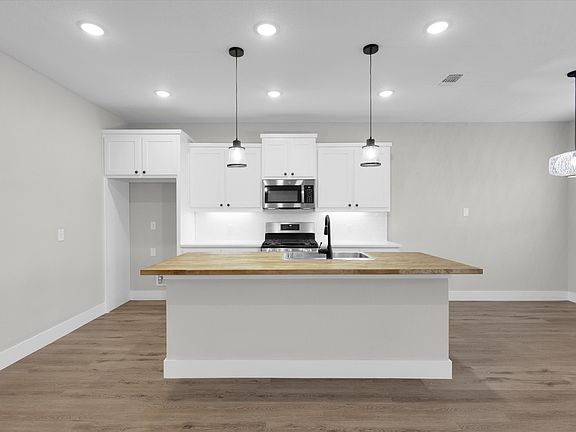 4th image of 4905 Sweetbay Rd