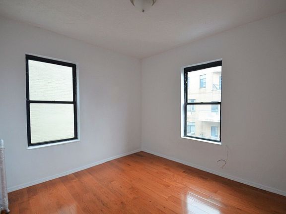 4th image of 522 W 136th St #5F