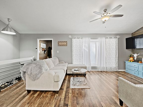 5th image of 231 Yorkshire Cir